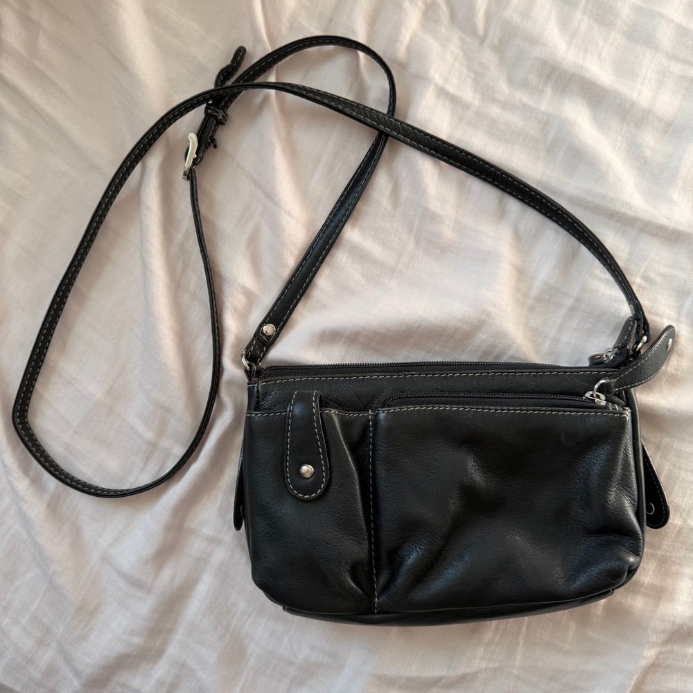 Ili New York black leather crossbody bag with leopard interior